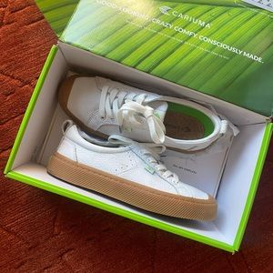 Cariuma OCA Premium Leather Skate Shoes